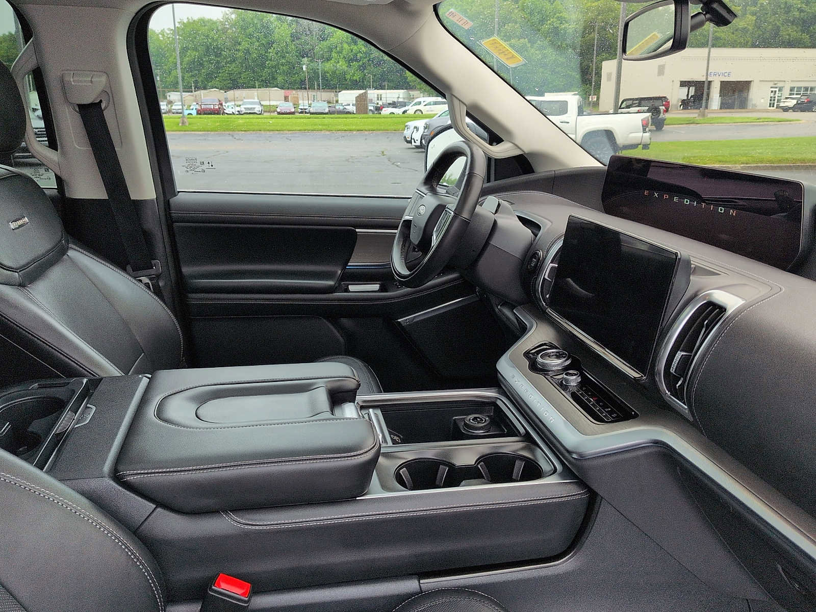 Certified 2025 Ford Expedition Max Platinum w/ Driver's Package AWD/4WD image 10