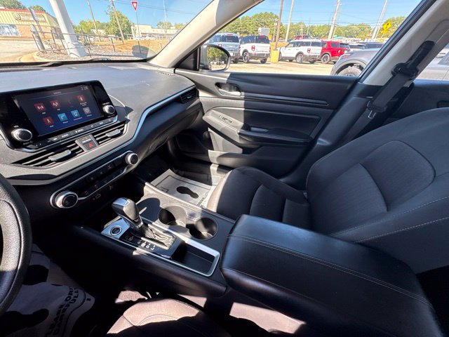 Used 2023 Nissan Altima 2.5 S FWD image 17