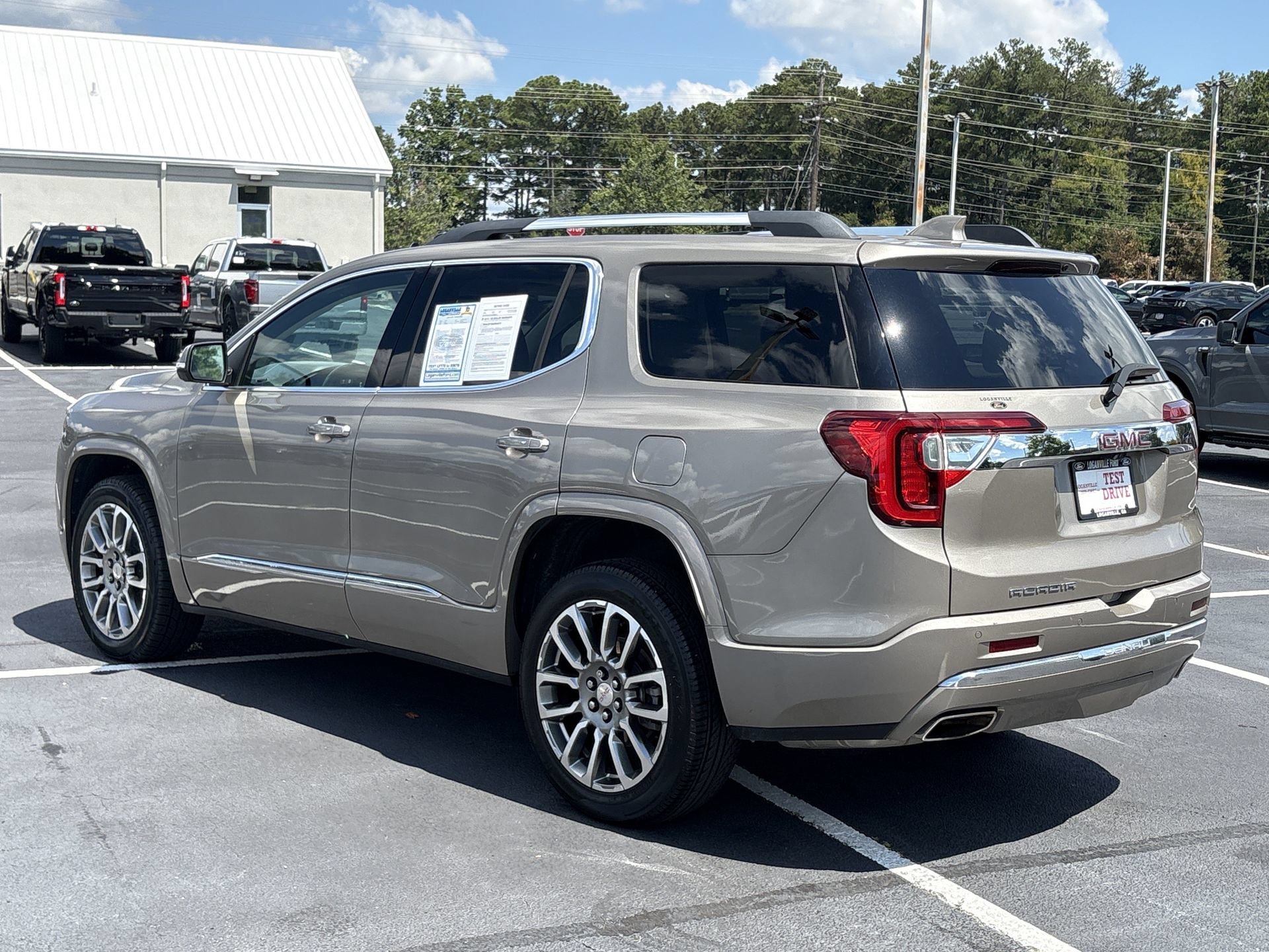 Used 2023 GMC Acadia Denali w/ Denali Ultimate Package FWD image 23