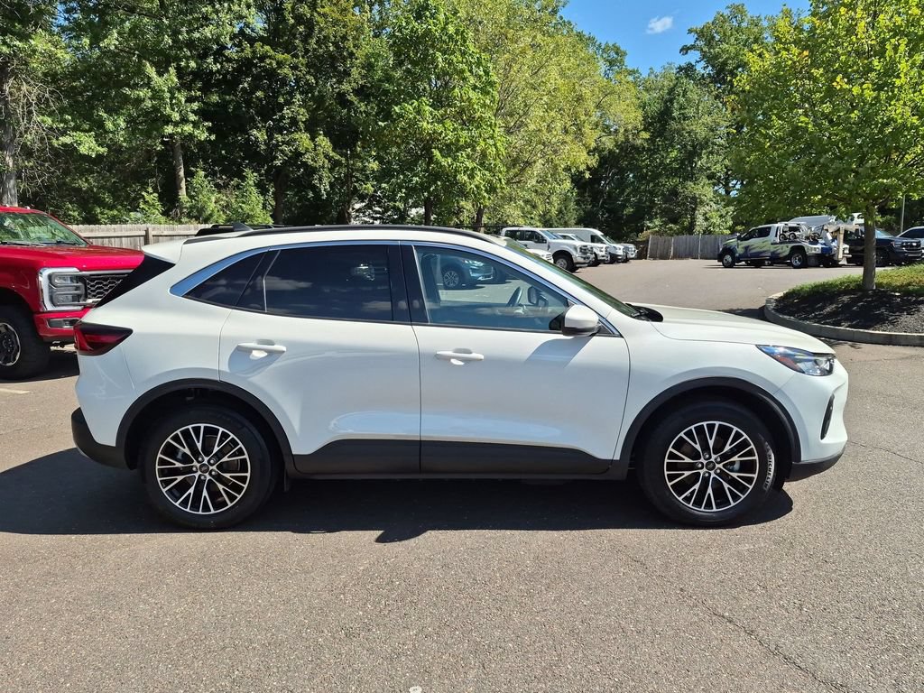 Certified 2023 Ford Escape SE FWD image 14
