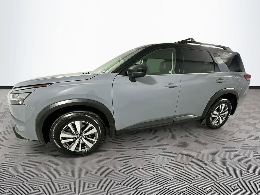 Used 2023 Nissan Pathfinder SL AWD/4WD image 6