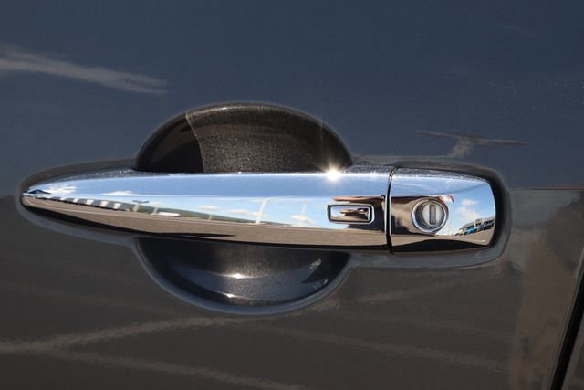 Used 2025 Nissan Altima 2.5 SV FWD image 9