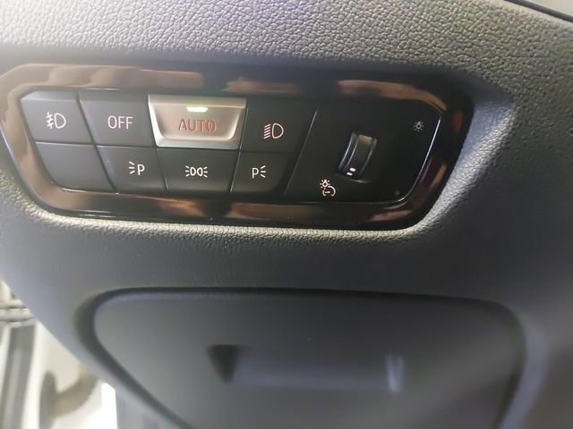 Used 2020 BMW 330i xDrive 330i xDrive w/ M Sport Package image 26