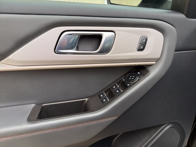 Certified 2025 Ford Explorer Active AWD/4WD image 12