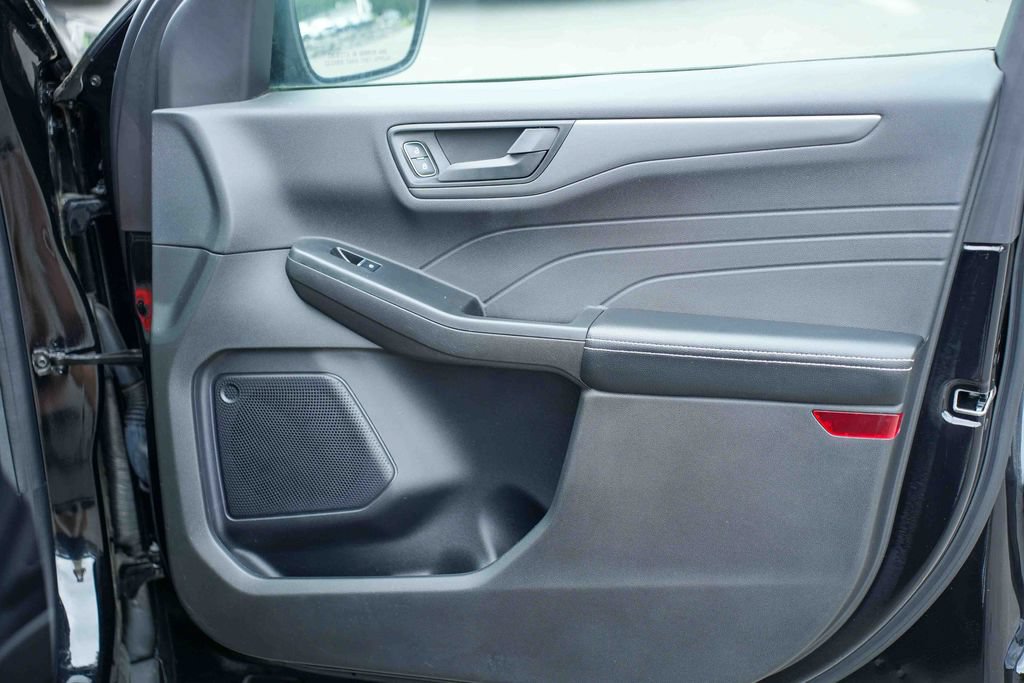 Certified 2023 Ford Escape Active AWD/4WD image 18