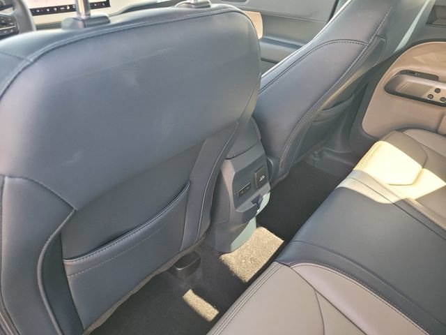 Certified 2025 Ford Maverick Lariat w/ 4K Tow Package AWD/4WD image 12
