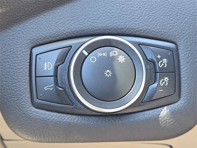 Certified 2018 Ford Escape SE w/ SE Sync 3 Package image 19