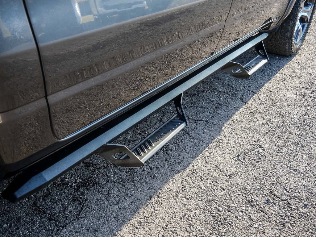 Used 2022 RAM 1500 Laramie w/ Sport Appearance Package AWD/4WD image 12
