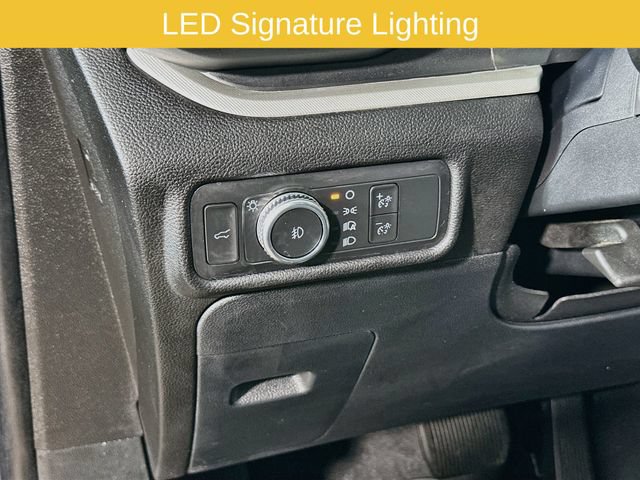 Certified 2022 Ford Explorer XLT w/ Equipment Group 202A AWD/4WD image 25