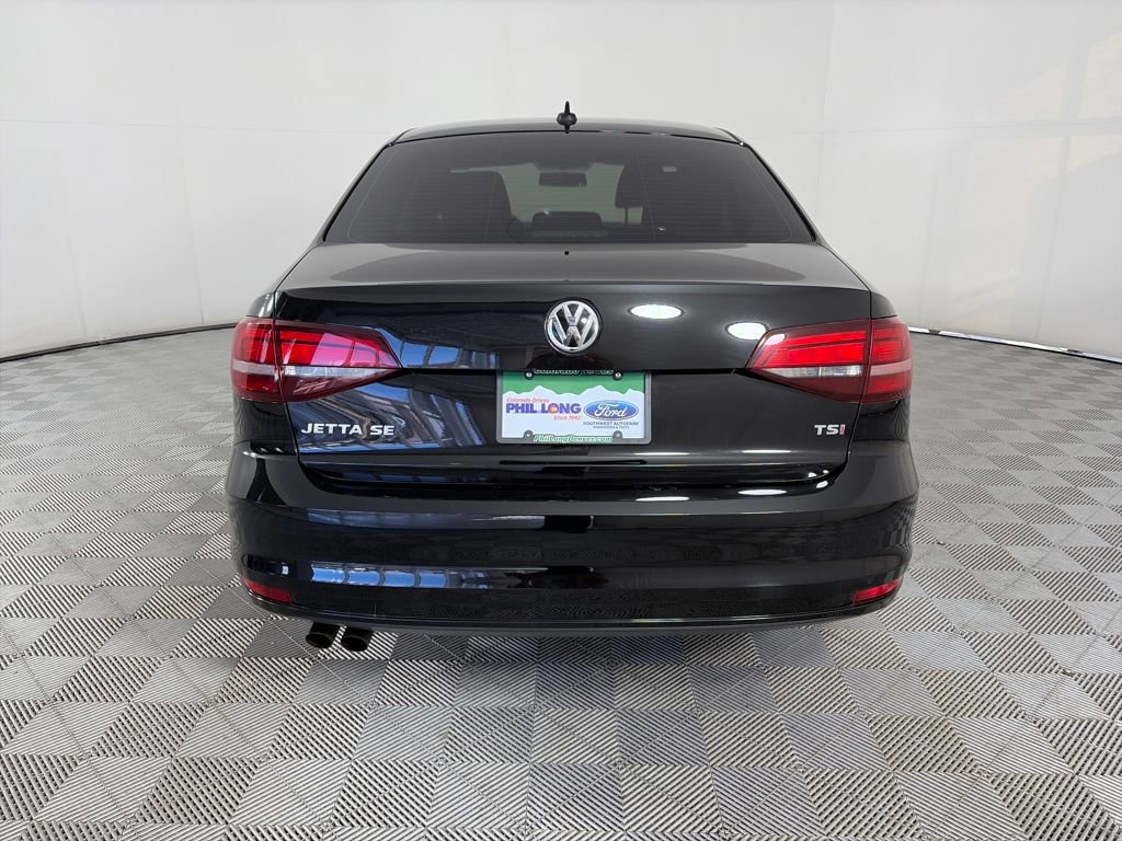 Used 2018 Volkswagen Jetta SE image 4