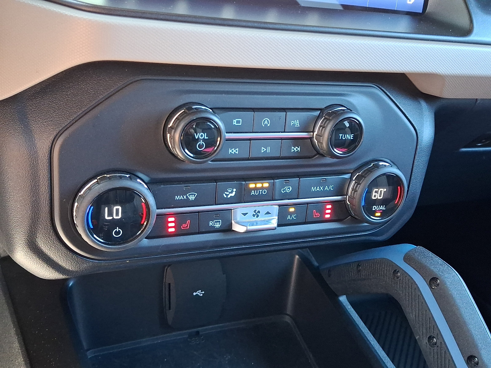 Certified 2023 Ford Bronco Wildtrak AWD/4WD image 18
