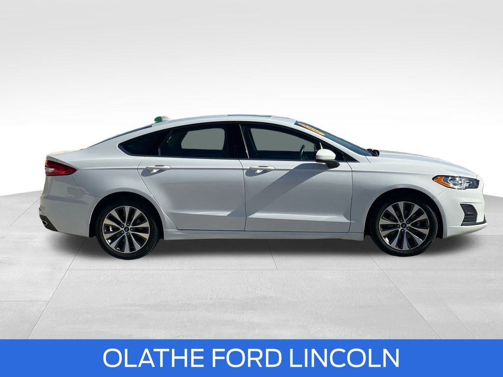 Certified 2020 Ford Fusion SE image 3
