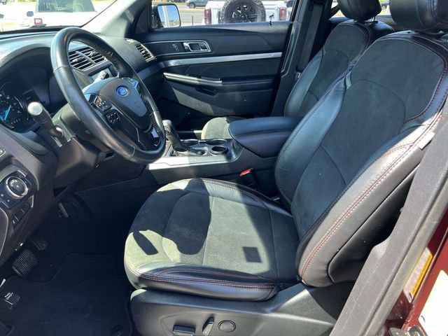 Certified 2019 Ford Explorer XLT w/ Equipment Group 202A image 14