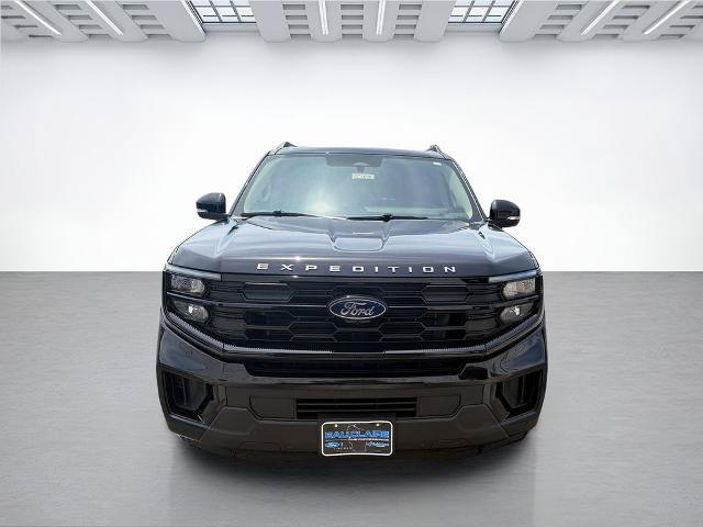 Certified 2025 Ford Expedition Active AWD/4WD image 9