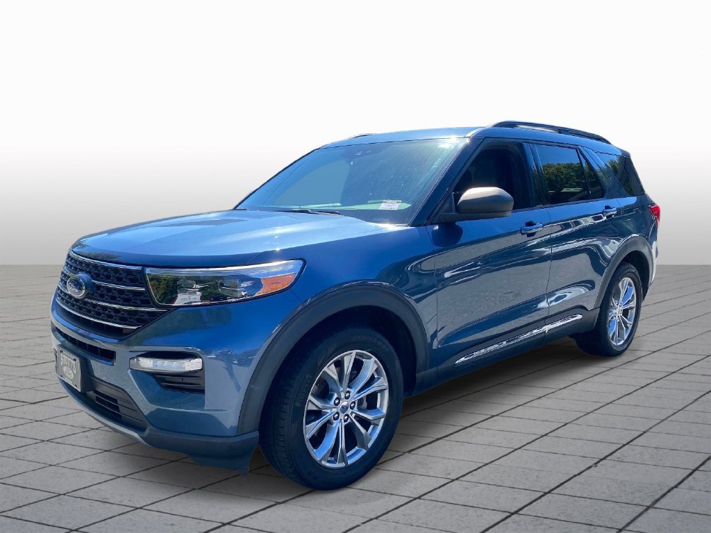 Certified 2020 Ford Explorer XLT w/ Equipment Group 202A AWD/4WD image 3
