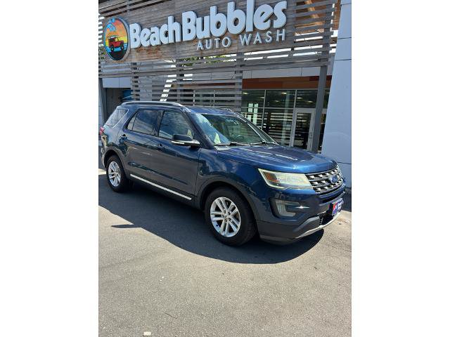 Certified 2017 Ford Explorer XLT w/ Equipment Group 201A FWD image 4