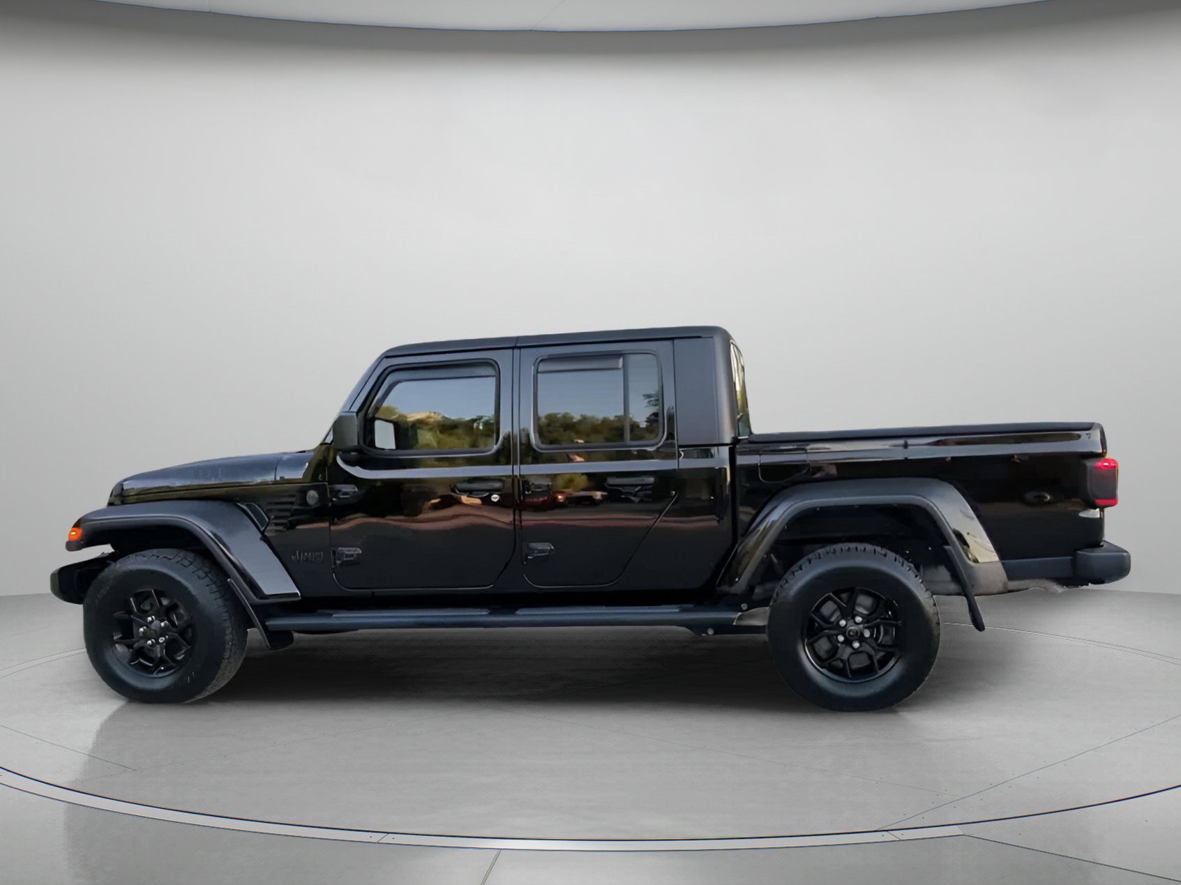 Used 2024 Jeep Gladiator Sport AWD/4WD image 17
