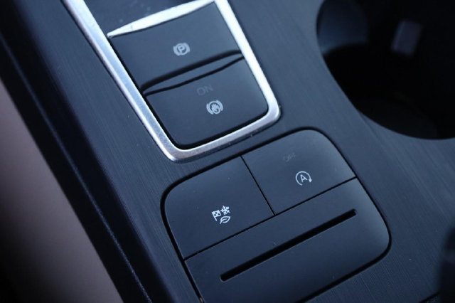 Certified 2020 Ford Escape SEL FWD image 21