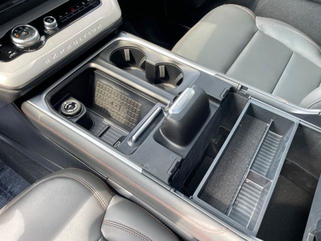 Certified 2025 Ford Expedition Active RWD image 9