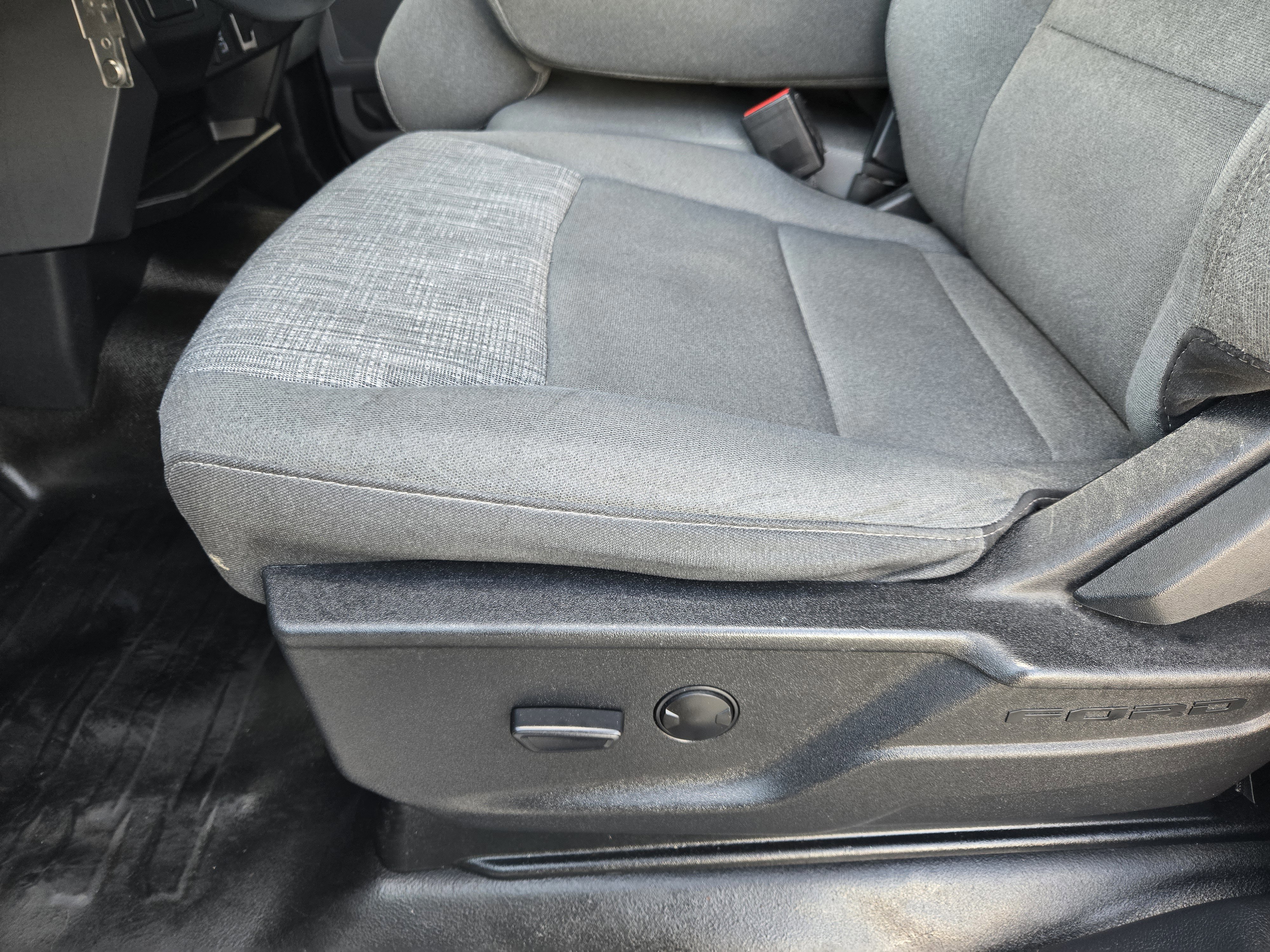 Certified 2022 Ford F150 XLT w/ Equipment Group 301A Mid image 18