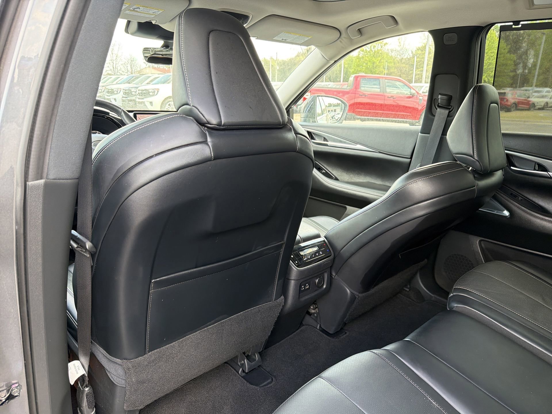 Used 2023 INFINITI QX60 Luxe w/ Performance Audio Package image 29