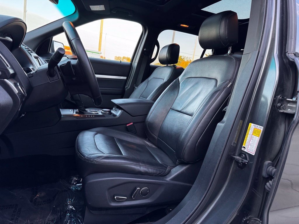 Certified 2017 Ford Explorer XLT w/ XLT Technology Feature Bundle AWD/4WD image 5