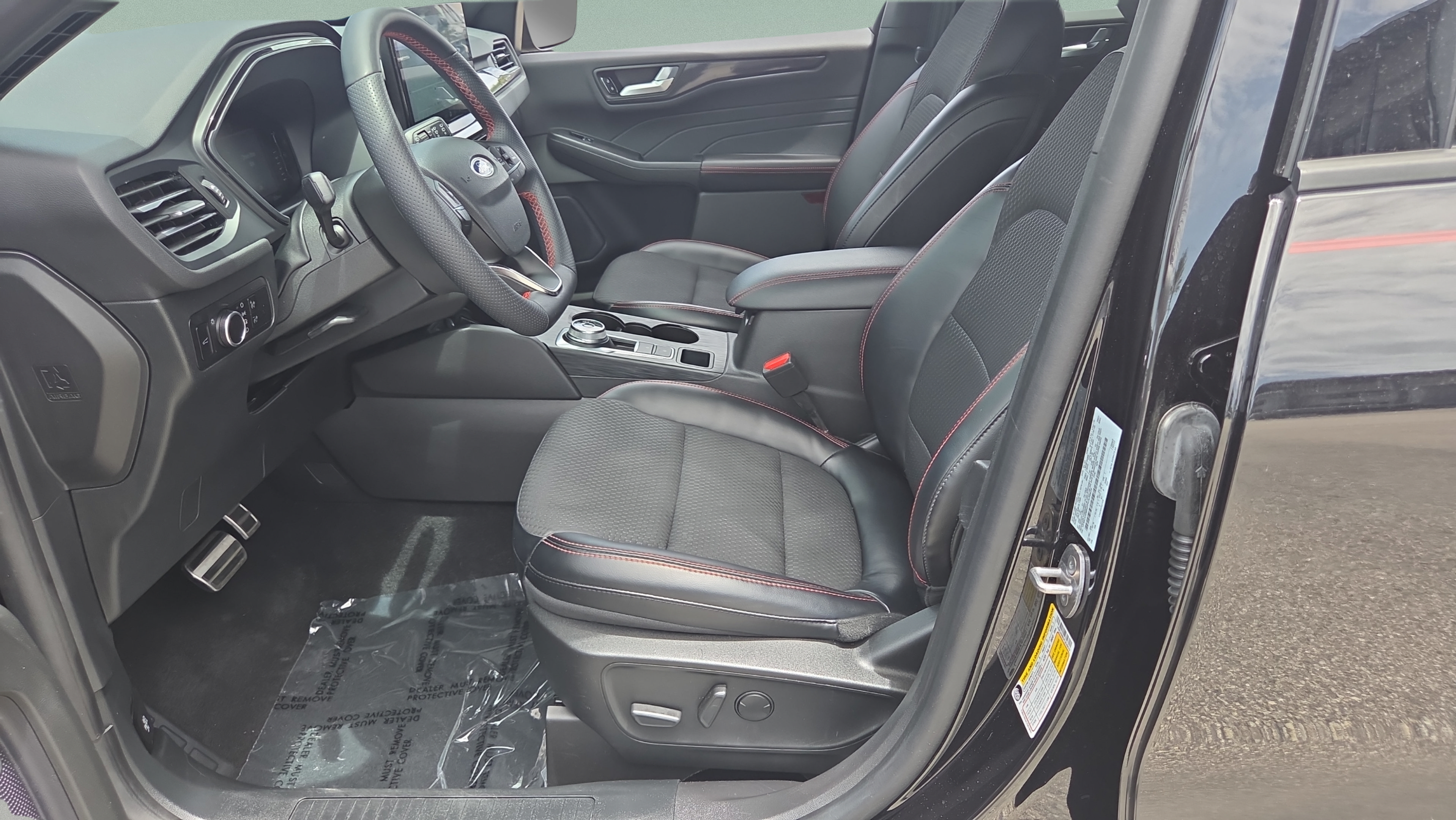 Certified 2023 Ford Escape ST-Line w/ Tech Pack #1 FWD image 9