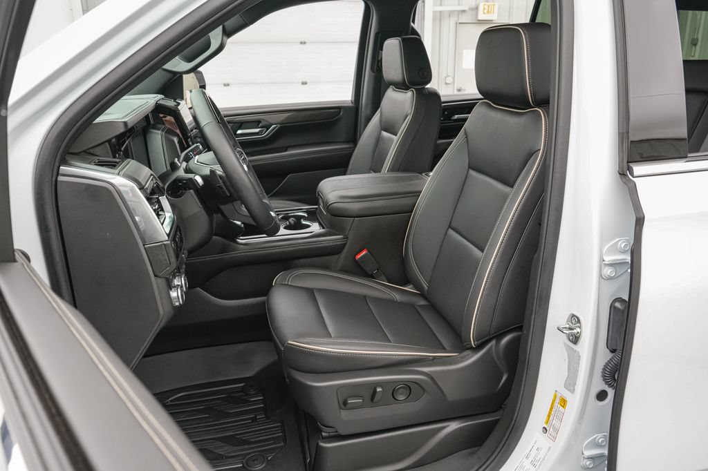 Used 2026 GMC Yukon Elevation AWD/4WD image 11