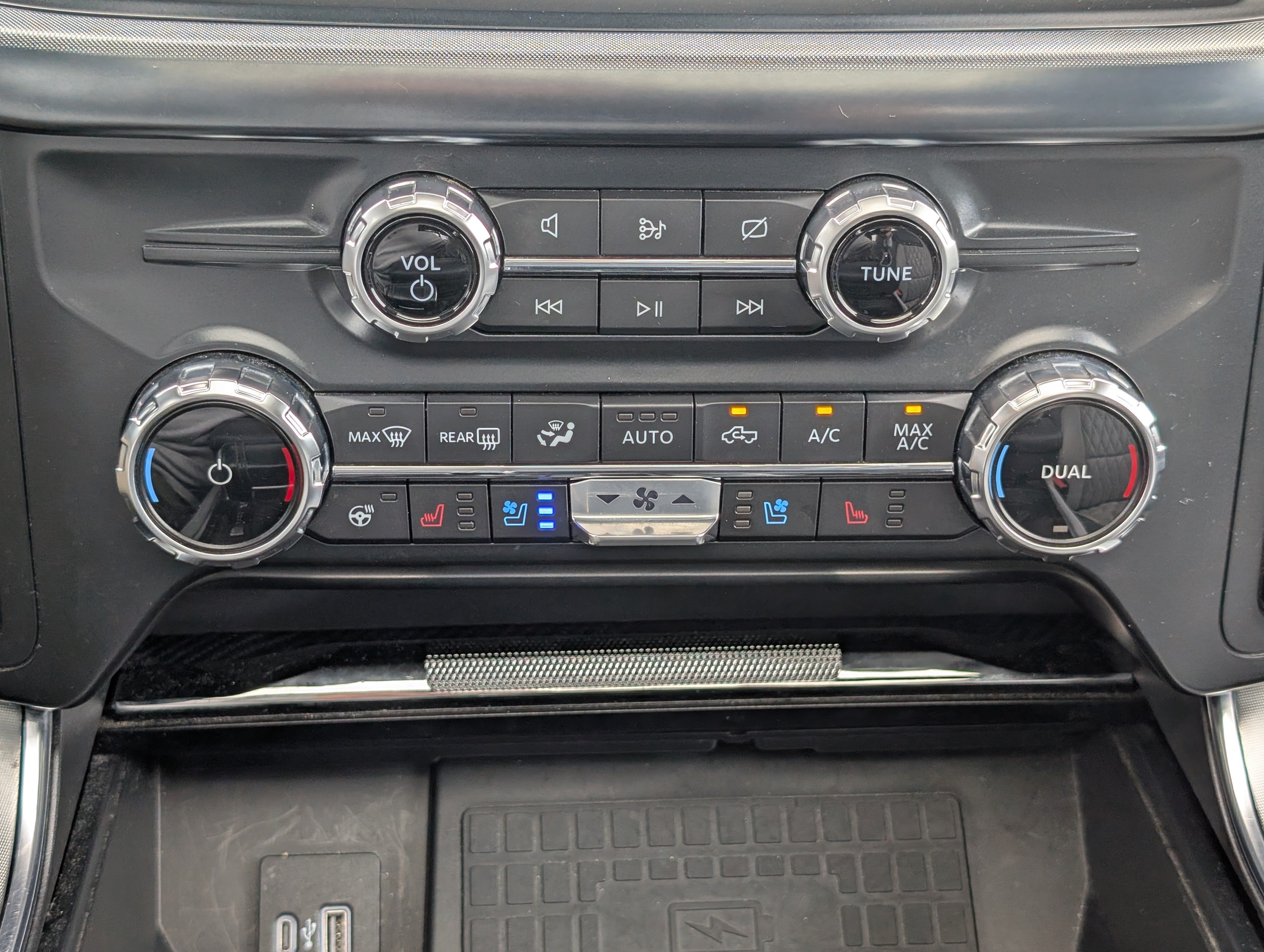 Certified 2022 Ford F150 Limited AWD/4WD image 29