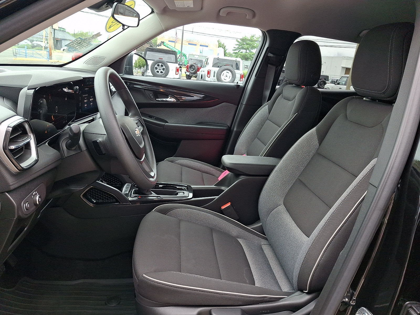 Used 2024 Chevrolet TrailBlazer LS w/ LS Convenience Package FWD image 15