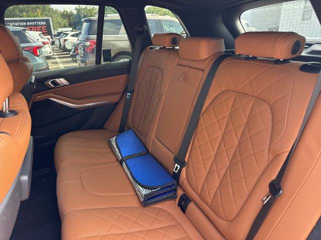 Used 2023 BMW X5 xDrive45e w/ Parking Assistance Package AWD/4WD image 11