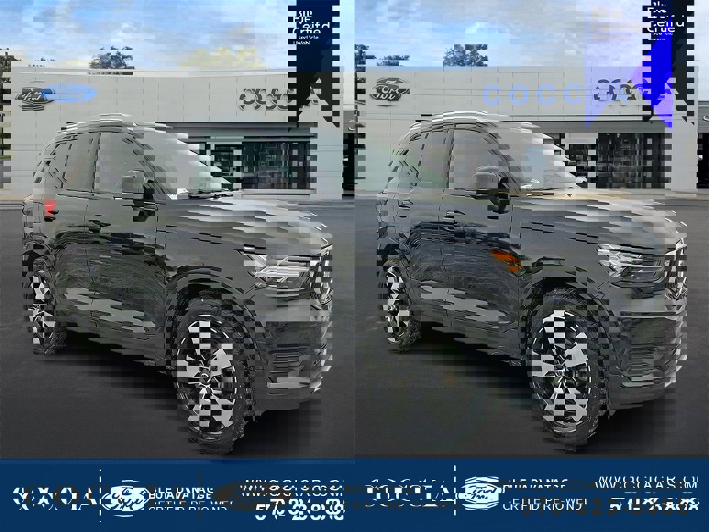 Used 2020 Volvo XC40 T5 Momentum w/ Protection Package Premier image 6