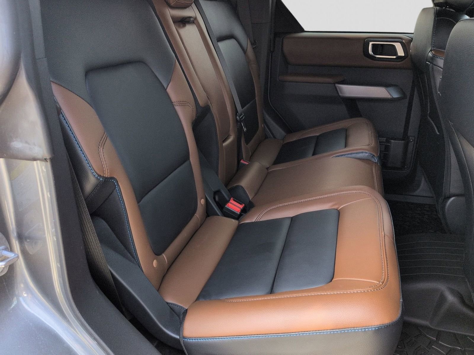 Certified 2023 Ford Bronco Outer Banks w/ Sasquatch Package image 25