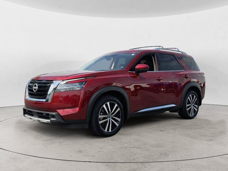Used 2024 Nissan Pathfinder Platinum FWD image 4