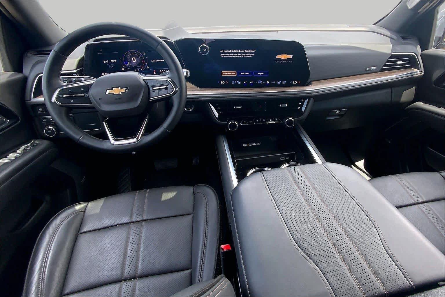 Used 2025 Chevrolet Tahoe High Country AWD/4WD image 31
