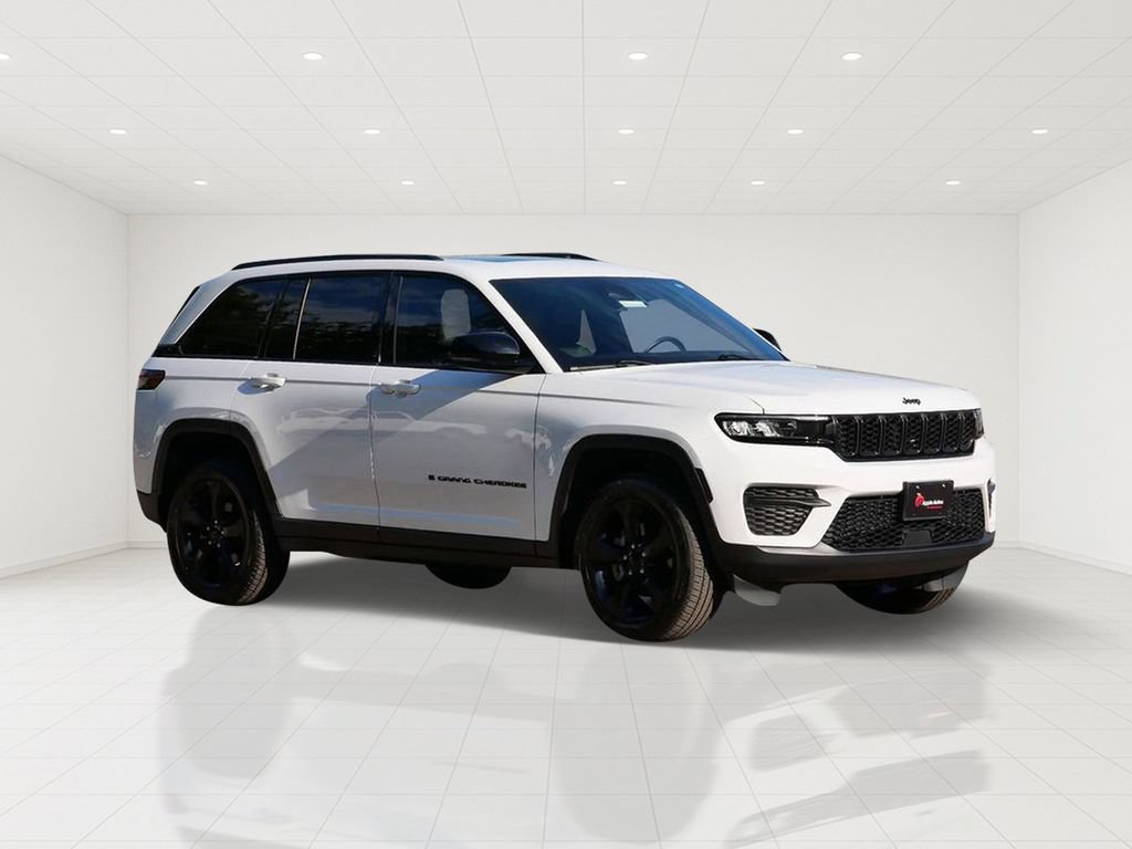 Used 2022 Jeep Grand Cherokee Altitude AWD/4WD image 1