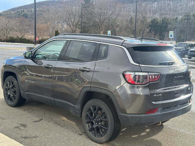 Used 2022 Jeep Compass Latitude image 4