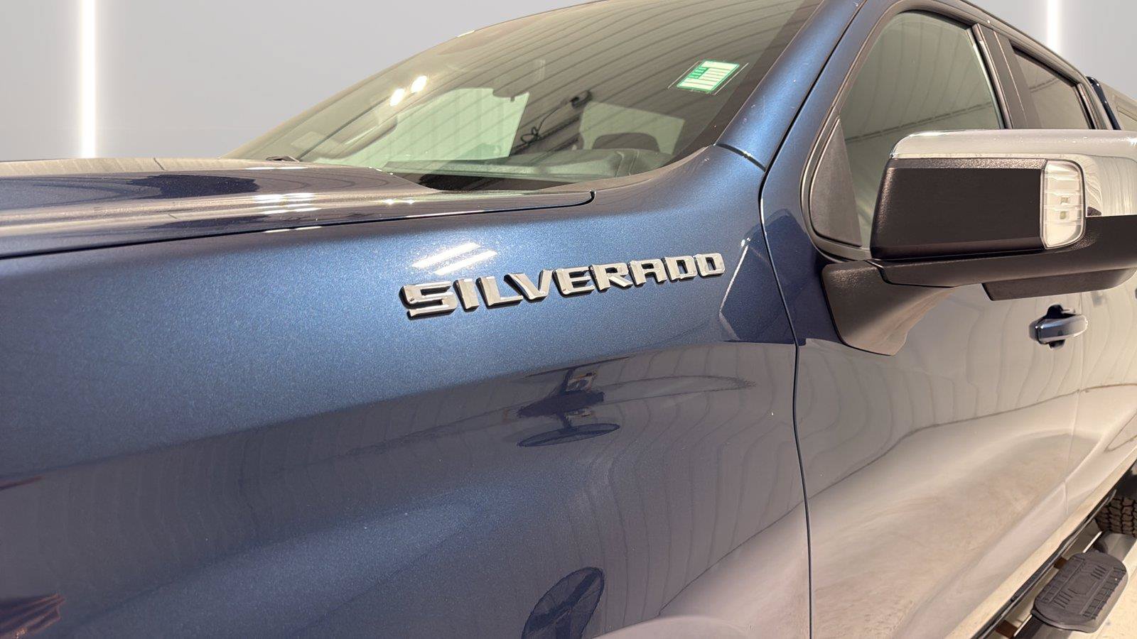 Used 2022 Chevrolet Silverado 1500 LT w/ Safety Package AWD/4WD image 34