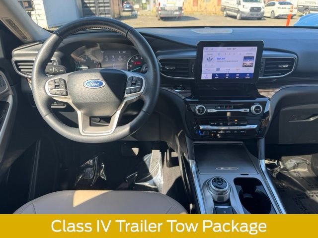 Certified 2023 Ford Explorer Limited w/ Equipment Group 301A AWD/4WD image 19