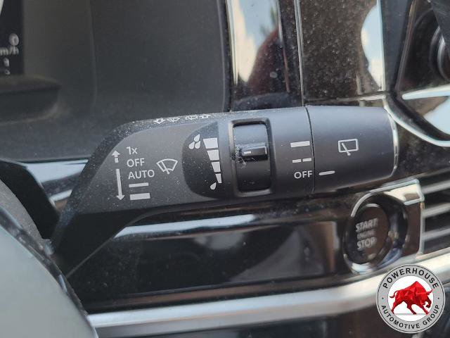 Used 2025 Nissan Pathfinder Platinum w/ Lighting Package (N92) FWD image 35