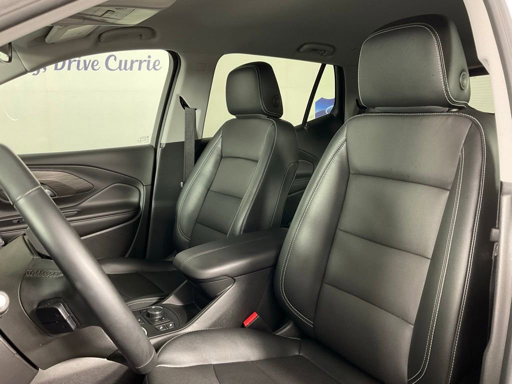 Used 2023 GMC Terrain SLT w/ Tech Package FWD image 14