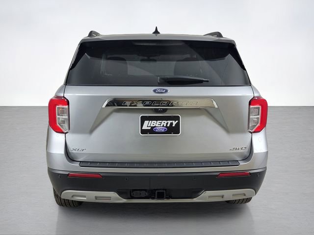 Certified 2023 Ford Explorer XLT w/ Equipment Group 202A AWD/4WD image 4