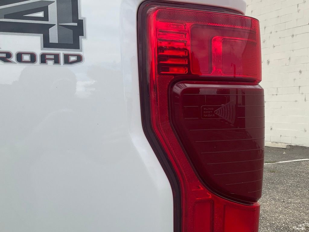 Certified 2022 Ford F350 Platinum w/ FX4 Off-Road Package image 37