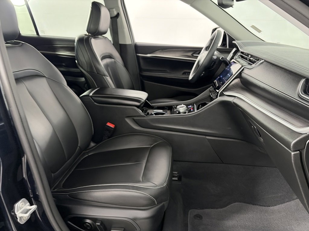 Used 2023 Jeep Grand Cherokee L Limited image 31