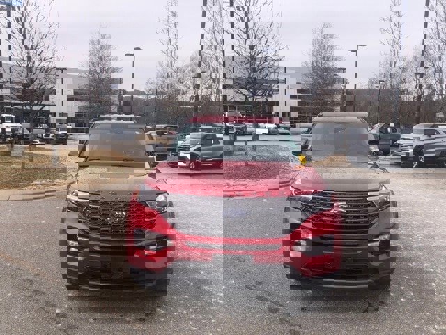 Certified 2021 Ford Explorer XLT w/ Equipment Group 202A image 5