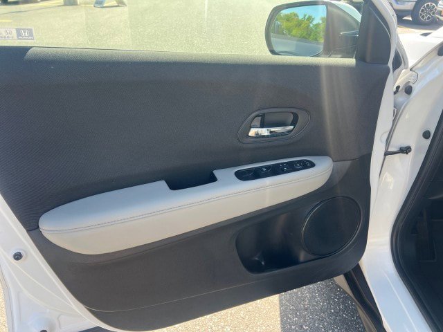 Used 2019 Honda HR-V LX image 10