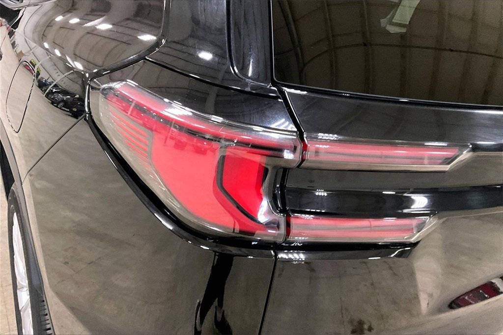 Used 2024 GMC Acadia Elevation image 27