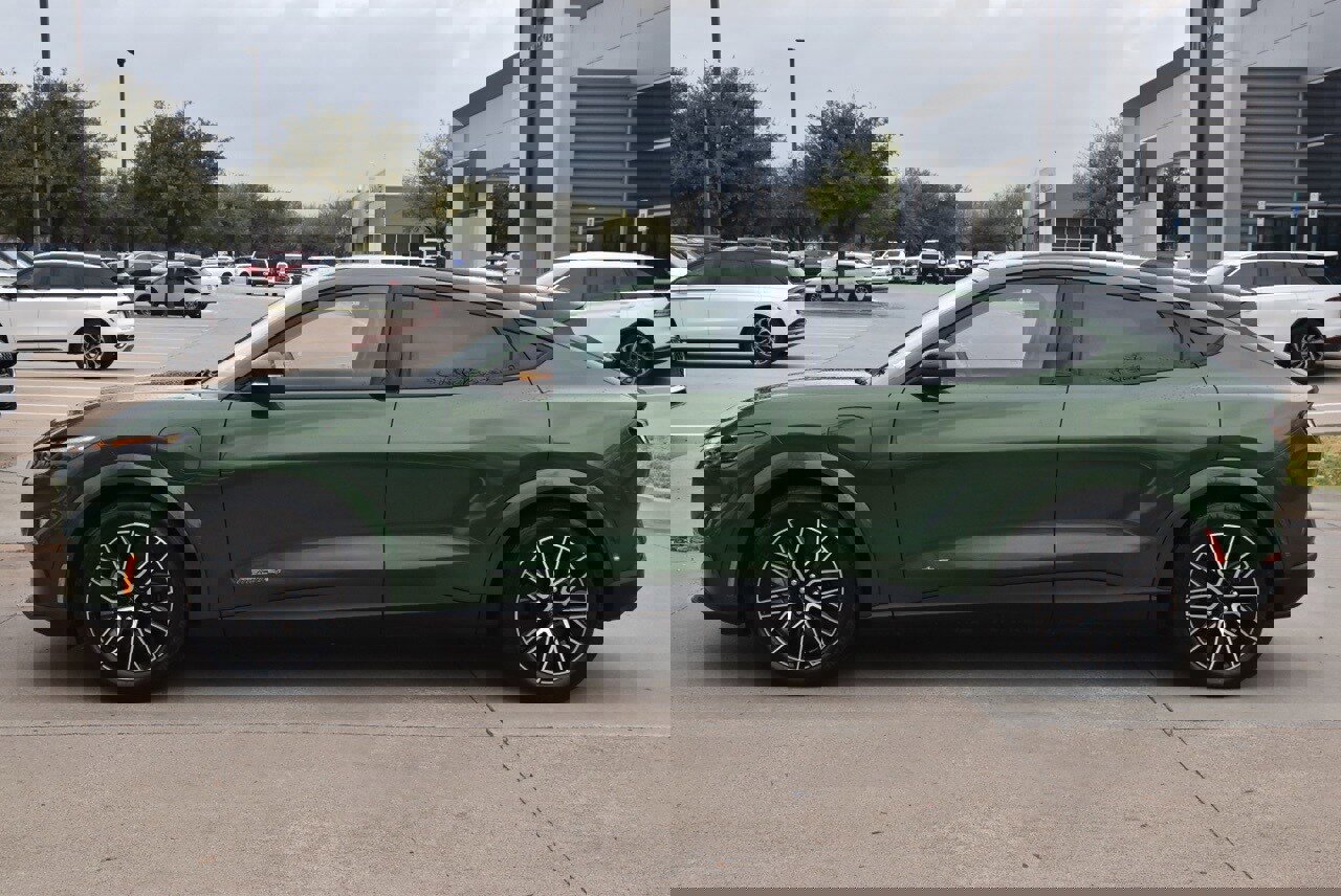 Certified 2025 Ford Mustang Mach-E Premium image 4