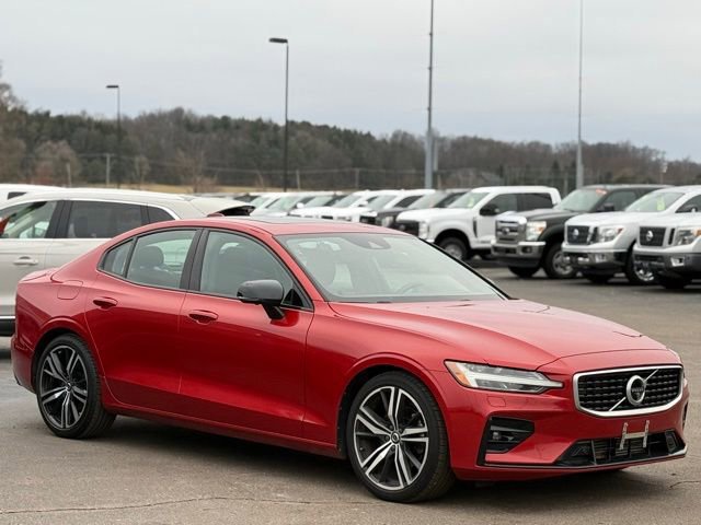Used 2019 Volvo S60 T5 R-Design image 11