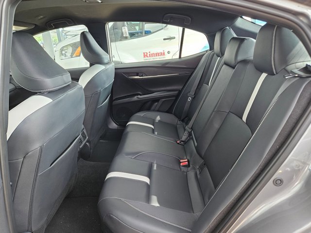 Used 2025 Toyota Camry SE image 19